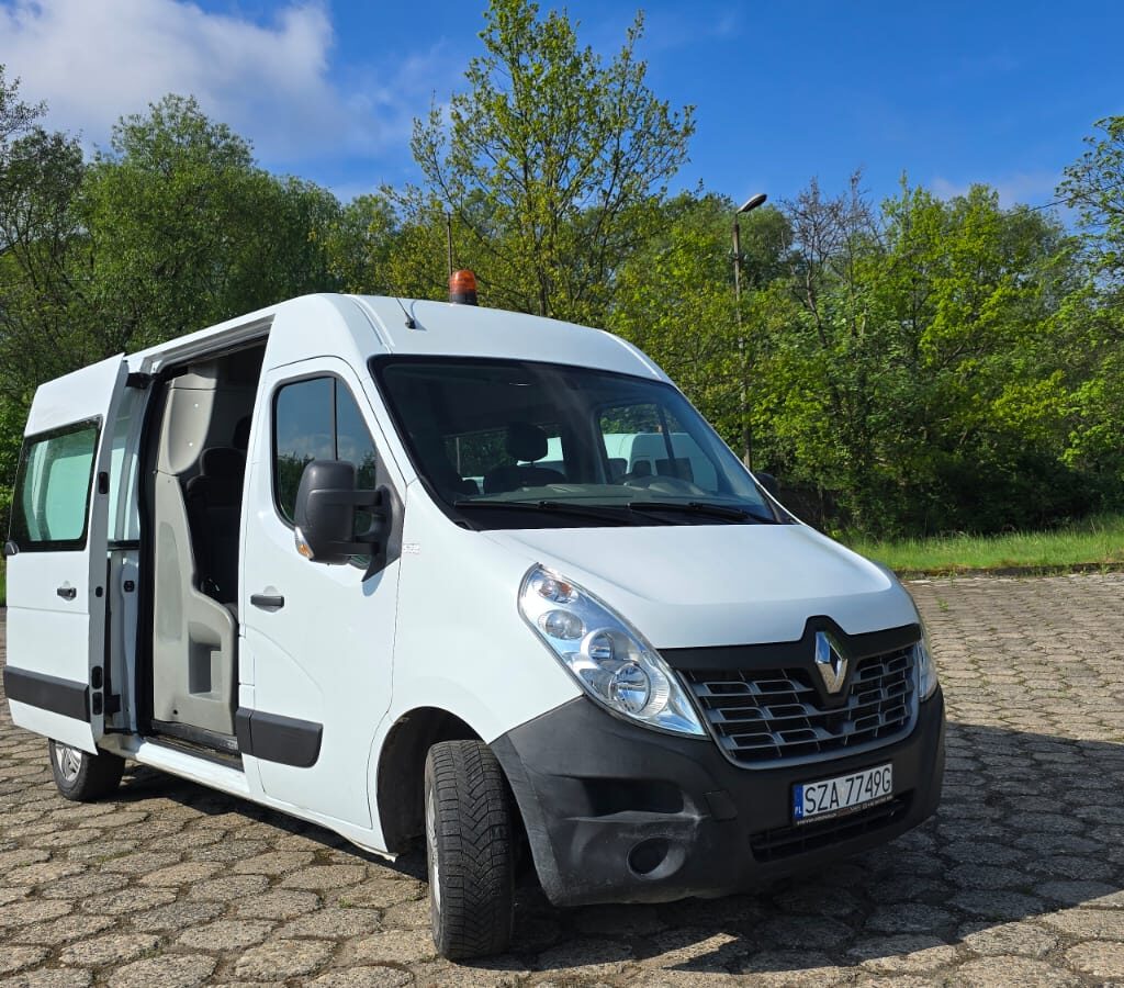 Wynajem Renault Master L2H2 brygadówka 7-osobowa | Bus z przestrzenią ładunkową