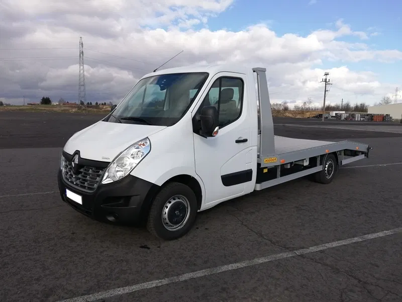 Wynajem autolawety Renault Master – Ogrodzieniec